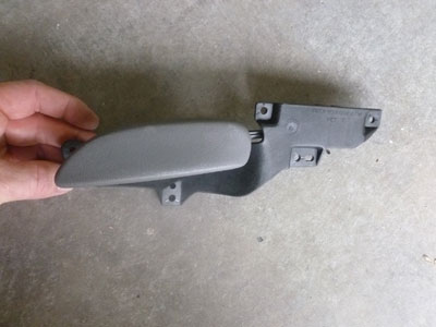1998 Ford Expedition XLT - Glove Box Handle4